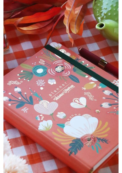Gizli Spiralli Süresiz Planlayıcı Ajanda 17x24 Cm 100 gr. 3 adet ayraç-Haftalık bölümü 112 sayfa-To Do bölümü 30 sayfa-Noktalı Not bölümü 50 sayfa
