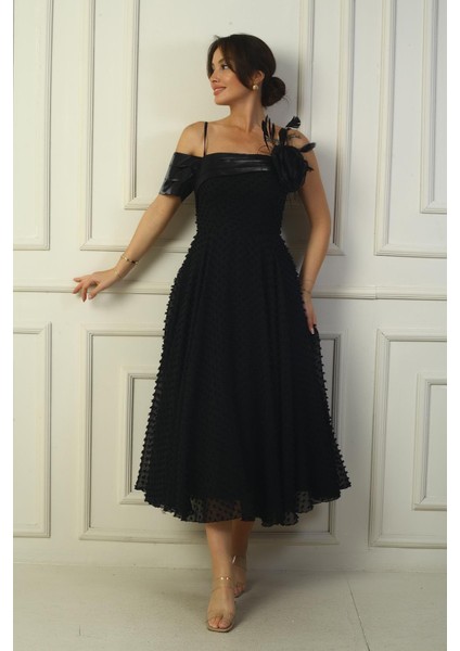 Kadın Ip Askılı Arkası Bağcıklı Düşük Tek Kol Tüy Broşlu Astarlı Pıtırcık Kumaş Elbise modelleri