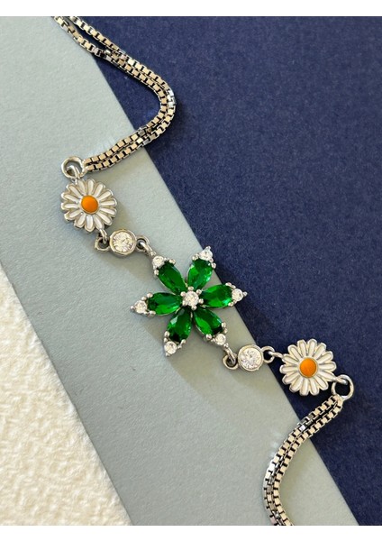 4,87 gr Silver Renk Papatya Bağlantılı Yeşil Zirkon Taşlı Lotus 925 Gümüş Bileklik fırsatları