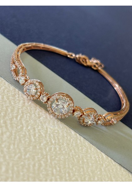 5,85 gr Rose Renk Büyük-Küçük Üçlü Yuvarlak Zirkon Taşlı 925 Gümüş Kelepçe modelleri