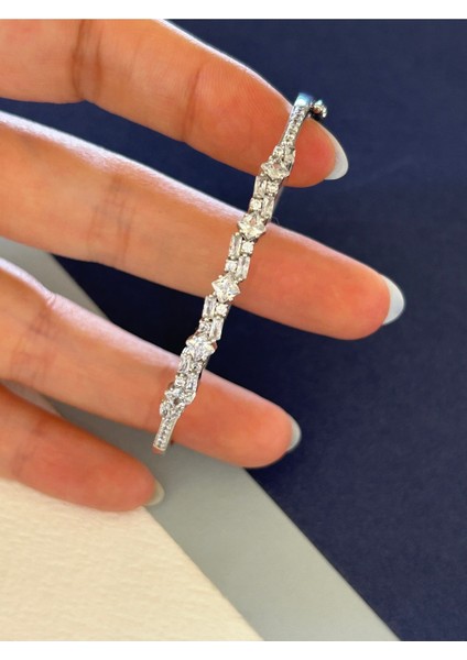 9,55 gr Silver Renk Zarif Zirkon Taşlı Tasarım 925 Gümüş Kelepçe fiyatları