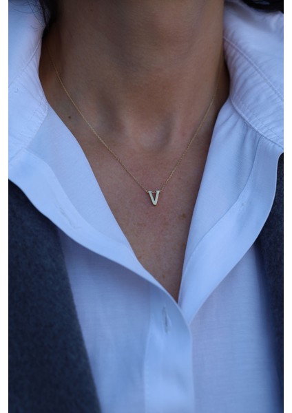 14 Ayar Altın V Harfli Kolye modelleri