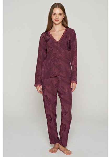 Kadın Yaprak Desenli Uzun Kollu Dantel Işlemeli Pijama Takımı