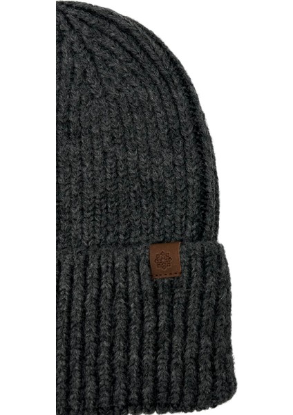 Anthracite Beanie Antrasit Deri Etiket Detaylı Soft Yıkama Yünlü ve Katlamalı Örgü Bere