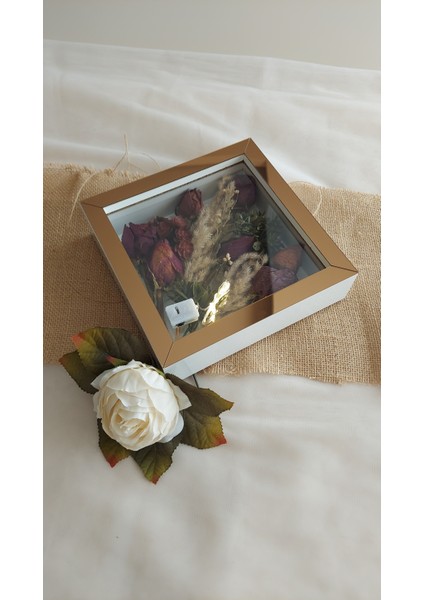 20X20X5 cm Ledli Beyaz-Bronz Anı Çerçevesi! Yeni Moda Çiçek Anı Çerçevesi! fiyatları