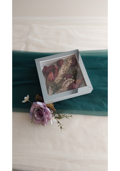 20X20X5 cm Beyaz-Füme Anı Çerçevesi! Yeni Moda Çiçek Anı Çerçevesi! fırsatları