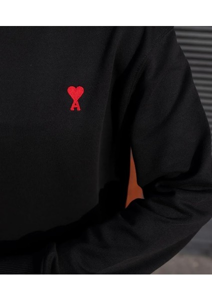 Kalp Nakışlı Sweatshirt