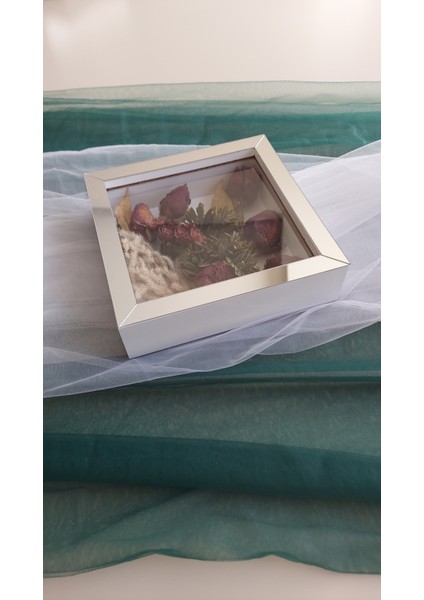 20X20X5 cm Beyaz-Gümüş Anı Çerçevesi! Yeni Moda Çiçek Anı Çerçevesi!