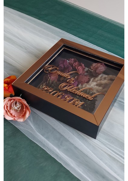 20X20X5 cm Isimli Siyah-Bronz Anı Çerçevesi! Yeni Moda Çiçek Anı Çerçevesi! modelleri
