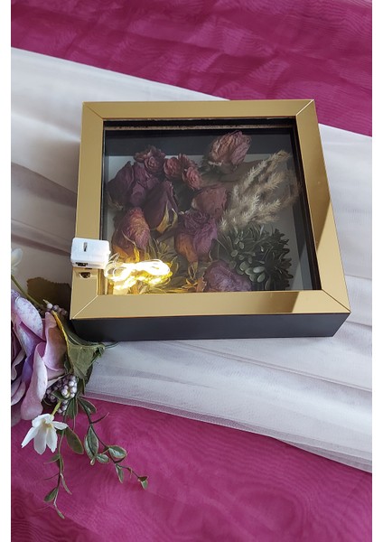20X20X5 cm Ledli Siyah-Gold Anı Çerçevesi! Yeni Moda Çiçek Anı Çerçevesi!
