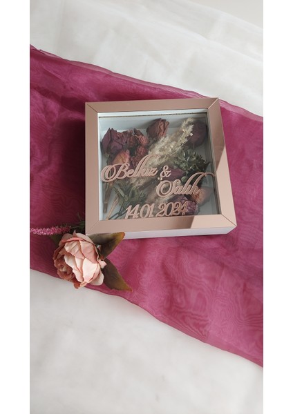 20X20X5 cm Isimli Beyaz-Rose Anı Çerçevesi! Yeni Moda Çiçek Anı Çerçevesi! modelleri