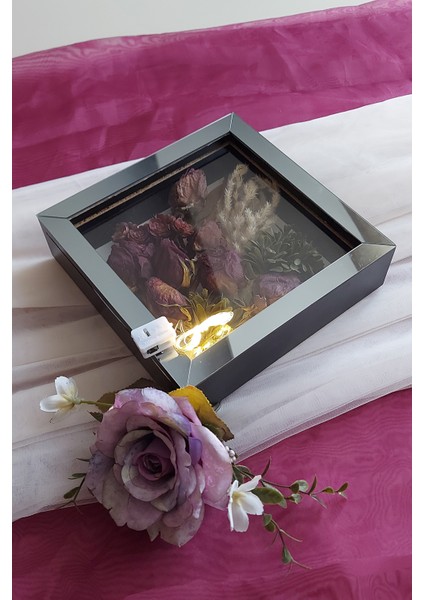 20X20X5 cm Ledli Siyah-Füme Anı Çerçevesi! Yeni Moda Çiçek Anı Çerçevesi!