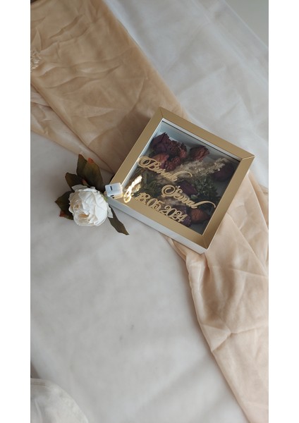 20X20X5 cm Ledli+Isimli Beyaz-Gold Anı Çerçevesi! Yeni Moda Çiçek Anı Çerçevesi! modelleri