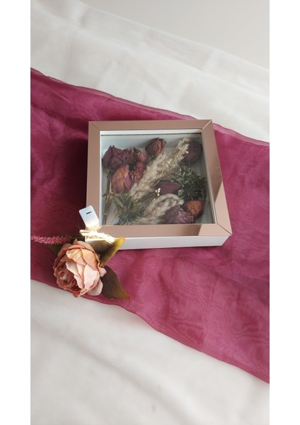 20X20X5 cm Ledli Beyaz-Rose Anı Çerçevesi! Yeni Moda Çiçek Anı Çerçevesi! fiyatları