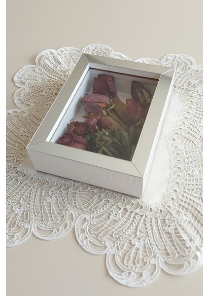 15 x 20 x 5 cm Beyaz-Gümüş Anı Çerçevesi! Yeni Moda Çiçek Anı Çerçevesi!