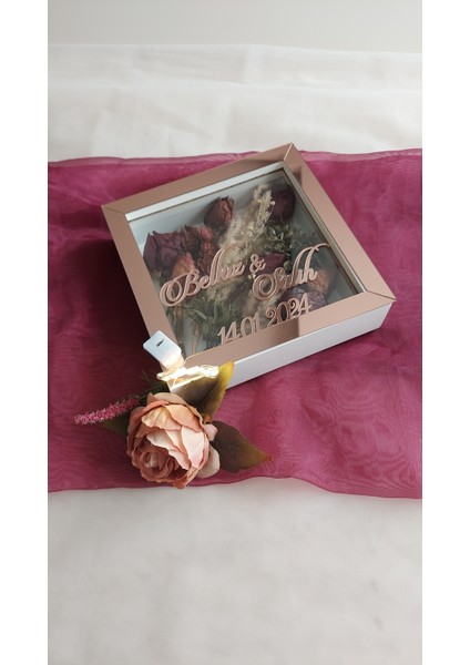 20X20X5 cm Ledli+Isimli Beyaz-Rose Anı Çerçevesi! Yeni Moda Çiçek Anı Çerçevesi!