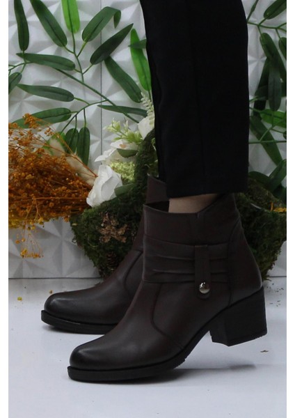 42806 Kahve Deri Içi Kürklü Kaymaz Taban Kadın Bot modelleri