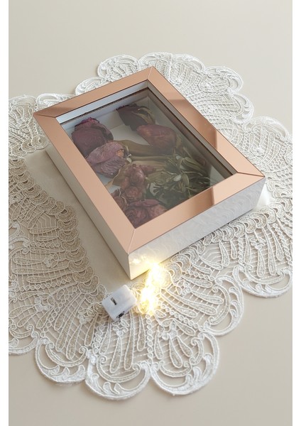 15 x 20 x 5 cm Ledli Beyaz-Rose Anı Çerçevesi! Yeni Moda Çiçek Anı Çerçevesi!