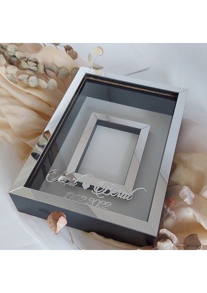 25 x 35 cm Yarı Kaplama Isimli Siyah-Gümüş Anı Çerçevesi! Yeni Moda Çiçek Anı Çerçevesi!