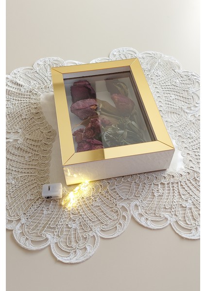 15 x 20 x 5 cm Ledli Beyaz-Gold Anı Çerçevesi! Yeni Moda Çiçek Anı Çerçevesi!