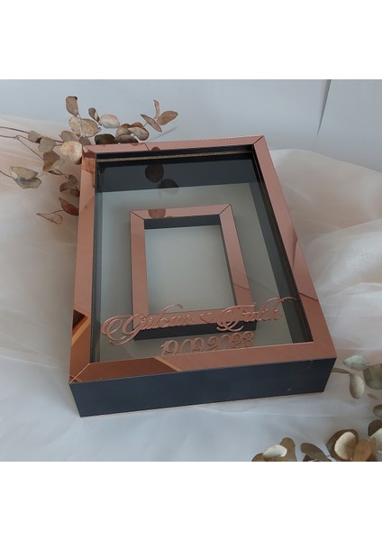 25 x 35 cm Yarı Kaplama Isimli Siyah-Rose Anı Çerçevesi! Yeni Moda Çiçek Anı Çerçevesi! fiyatları