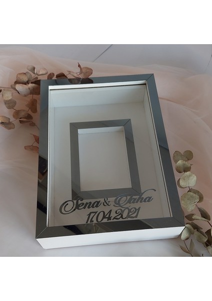 25 x 35 cm Yarı Kaplama Isimli Beyaz-Füme Anı Çerçevesi! Yeni Moda Çiçek Anı Çerçevesi! modelleri