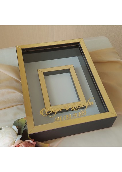 25 x 35 cm Yarı Kaplama Isimli Siyah-Gold Anı Çerçevesi! Yeni Moda Çiçek Anı Çerçevesi!