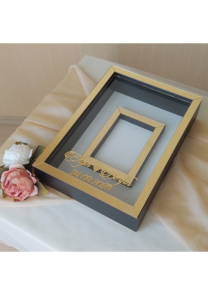 25 x 35 cm Yarı Kaplama Isimli Siyah-Gold Anı Çerçevesi! Yeni Moda Çiçek Anı Çerçevesi! modelleri