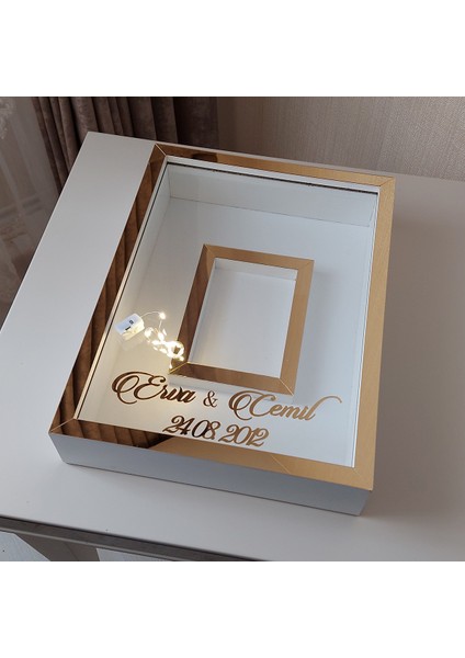 30 x 40 cm Yarı Kaplama Ledli+Isimli Beyaz-Gold Anı Çerçevesi! Yeni Moda Çiçek Anı Çerçevesi! fiyatları