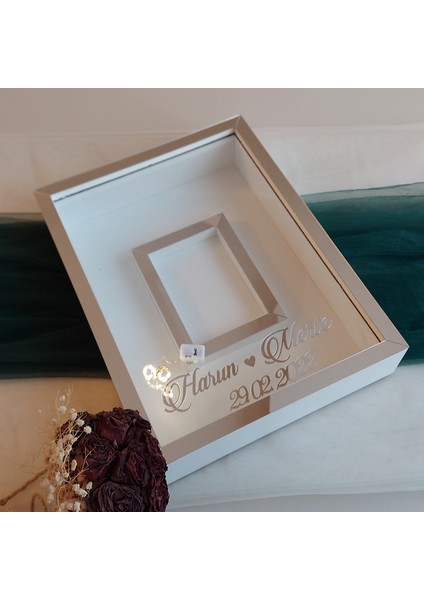 30 x 40 cm cm Yarı Kaplama Ledli+Isimli Beyaz-Gümüş Anı Çerçevesi! Yeni Moda Çiçek Anı Çerçevesi! fiyatları