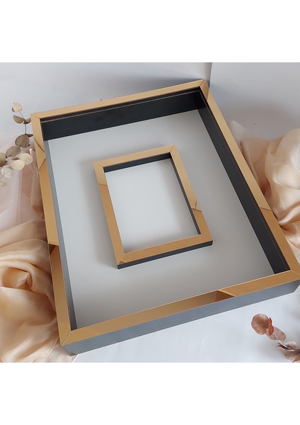 40 x 50 cm Yarı Kaplama Siyah-Gold Anı Çerçevesi! Yeni Moda Çiçek Anı Çerçevesi! fiyatları