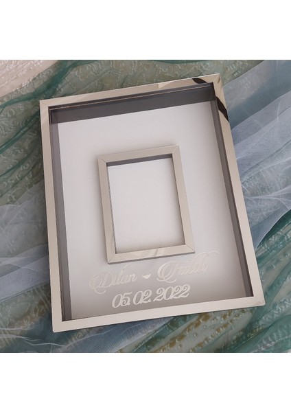 40 x 50 cm Yarı Kaplama Isimli Siyah-Gümüş Anı Çerçevesi! Yeni Moda Çiçek Anı Çerçevesi!