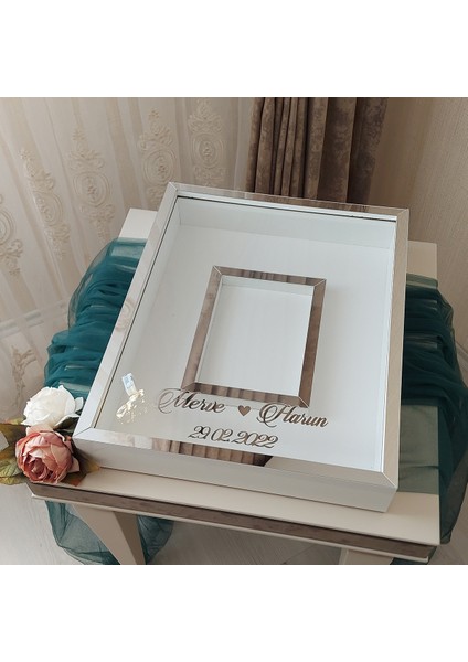40 x 50 cm Yarı Kaplama Ledli+Isimli Beyaz-Gümüş Anı Çerçevesi! Yeni Moda Çiçek Anı Çerçevesi!