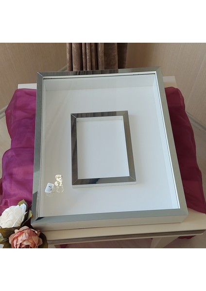 40 x 50 cm Yarı Kaplama Ledli Beyaz-Füme Anı Çerçevesi! Yeni Moda Çiçek Anı Çerçevesi!