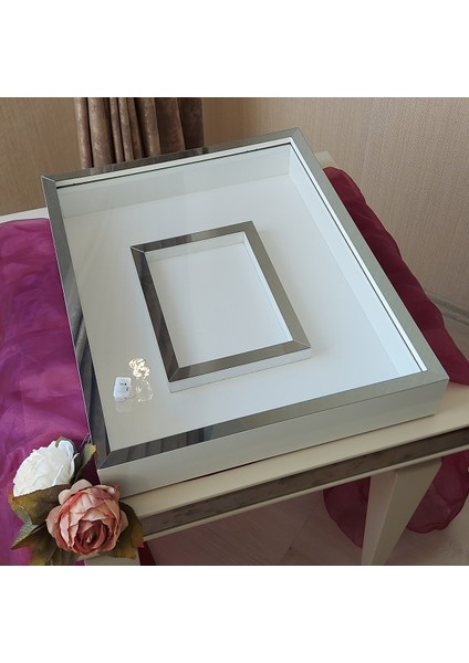 40 x 50 cm Yarı Kaplama Ledli Beyaz-Füme Anı Çerçevesi! Yeni Moda Çiçek Anı Çerçevesi! fiyatları