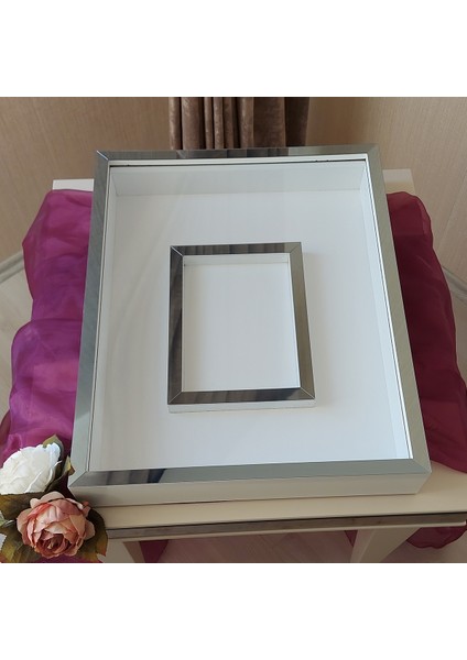 40 x 50 cm Yarı Kaplama Beyaz-Füme Anı Çerçevesi! Yeni Moda Çiçek Anı Çerçevesi!