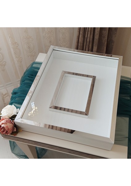 40 x 50 cm Yarı Kaplama Ledli Beyaz-Gümüş Anı Çerçevesi! Yeni Moda Çiçek Anı Çerçevesi!