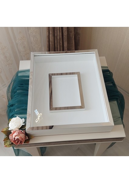 40 x 50 cm Yarı Kaplama Ledli Beyaz-Gümüş Anı Çerçevesi! Yeni Moda Çiçek Anı Çerçevesi!