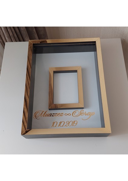 30 x 40 cm Yarı Kaplama Isimli Siyah-Gold Anı Çerçevesi! Yeni Moda Çiçek Anı Çerçevesi!