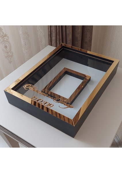 30 x 40 cm Yarı Kaplama Isimli Siyah-Gold Anı Çerçevesi! Yeni Moda Çiçek Anı Çerçevesi! modelleri