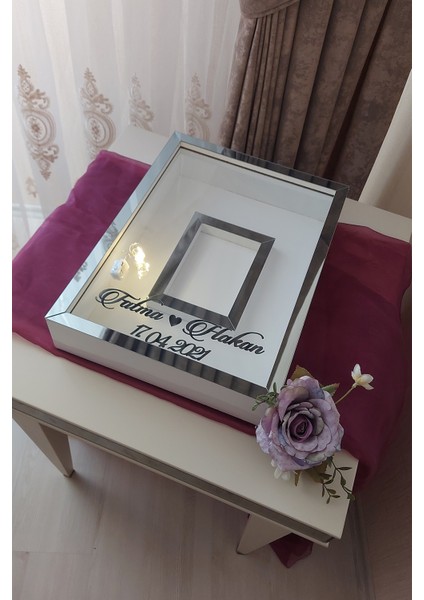 30 x 40 cm Yarı Kaplama Ledli+Isimli Beyaz-Füme Anı Çerçevesi! Yeni Moda Çiçek Anı Çerçevesi! fiyatları