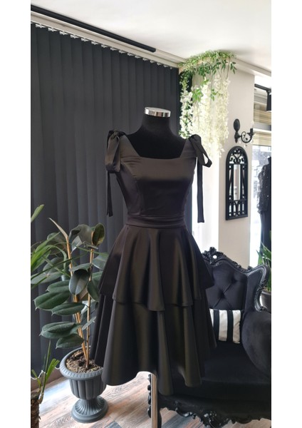 Siyah Saten Kare Yakalı Mini Boy Mezuniyet Elbisesi