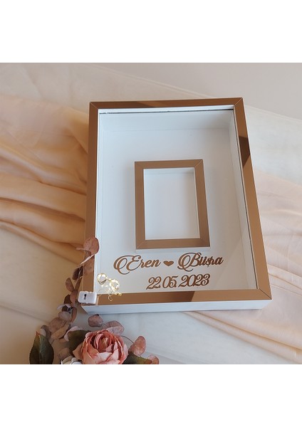 30 x 40 cm Yarı Kaplama Ledli+Isimli Beyaz-Bronz Anı Çerçevesi! Yeni Moda Çiçek Anı Çerçevesi!