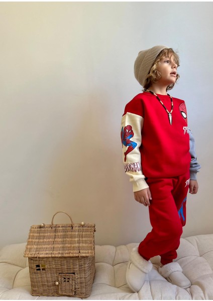Spiderman Kırmızı Baskılı Erkek Çocuk Takım modelleri