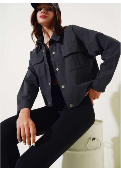 Infome Kadın Çıtçıt Kapamalı Beli Ayarlanabilir Çift Cep Gabardin Ceket