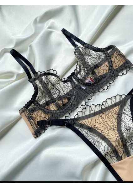 Vamp Intimates Siyah Dantelli  Iç Çamaşırı Takımı