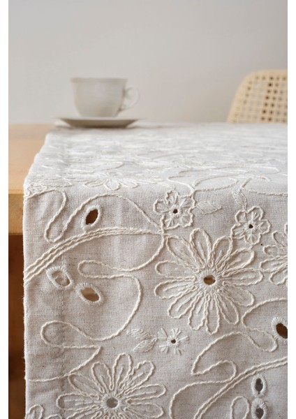 Nill Işlemeli Runner (40 x 140 Cm)