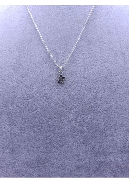 Minimalist Yıldız Kolye