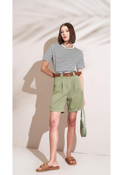 Kadın Haki Yüksel Bel Beli Kemerli Gabardin Şort fiyatları