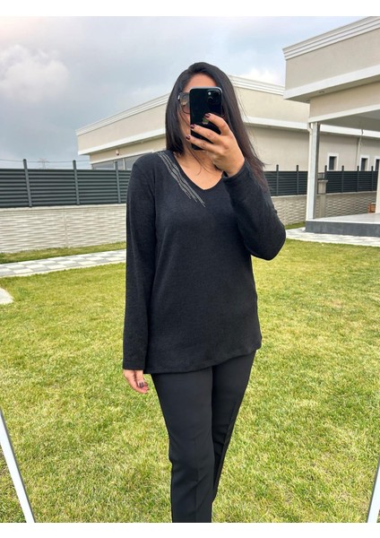 Kadın Uzun Kollu Taş Detaylı Büyük Beden Triko Görünümlü Siyah BLUZ-BGB51